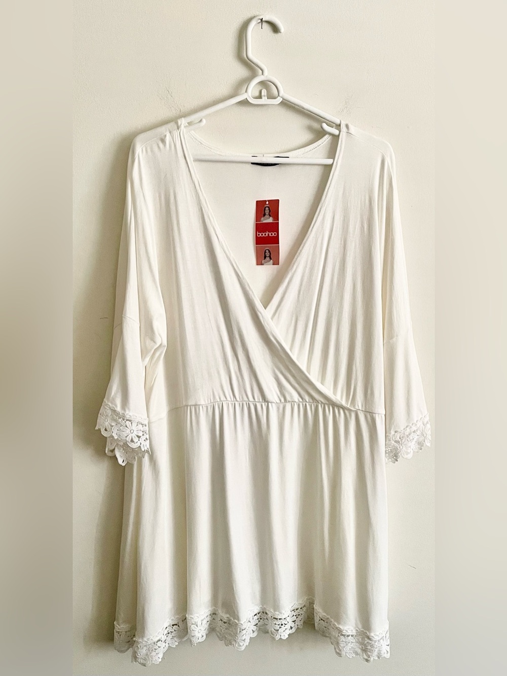 🦢 NWT Boohoo Plus Size Dress/Coverup with Lace Sleeve Trim 🦢